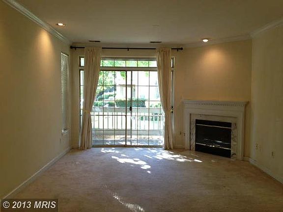 2nd image of 5913 Barbados Pl APT 103