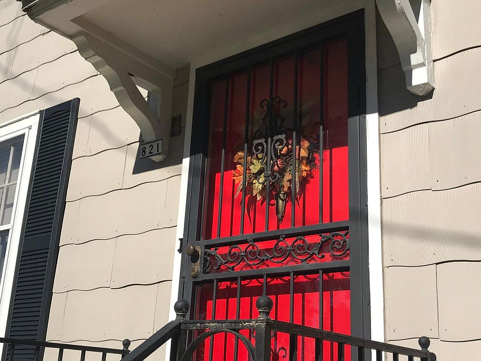 1st image of 821 Sylvia St