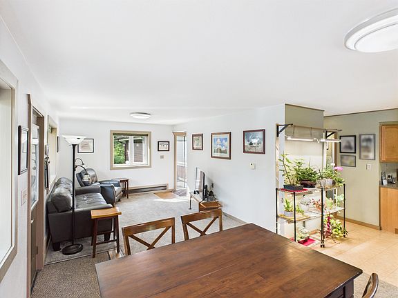 5th image of 2749 Goldhill Rd