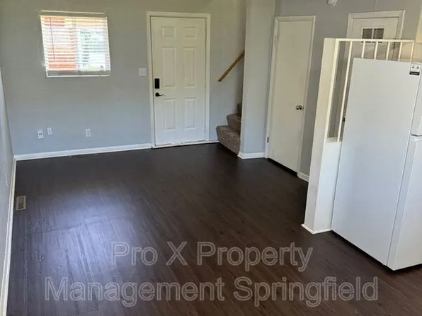 2943 E University St Unit 10, Springfield, MO 65804