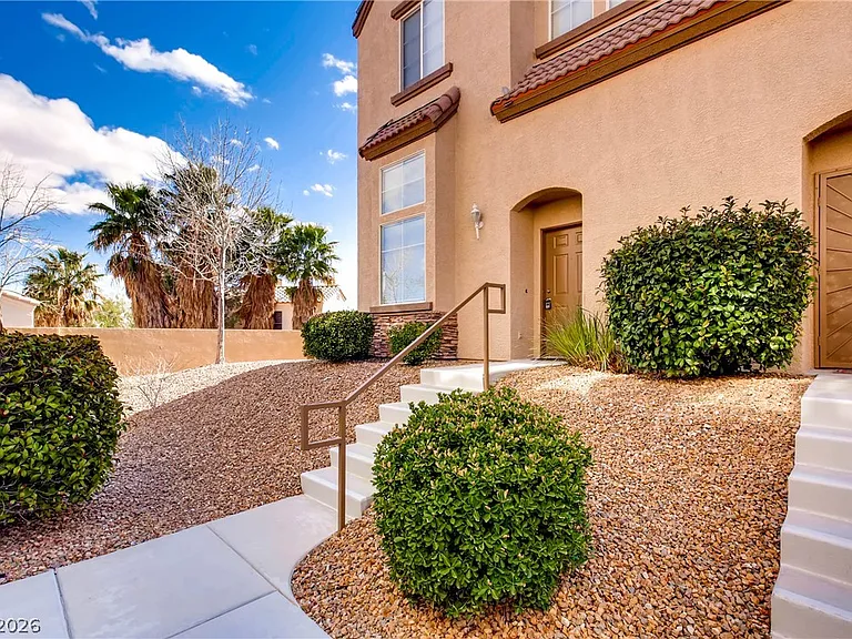 8400 Tiger Woods Ave — Photo 22