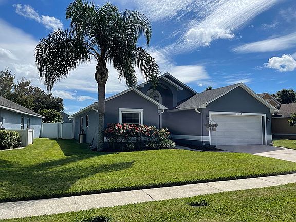 3rd image of 11813 Cranbourne Dr