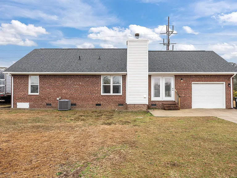 38 Hallmark Dr — Photo 31