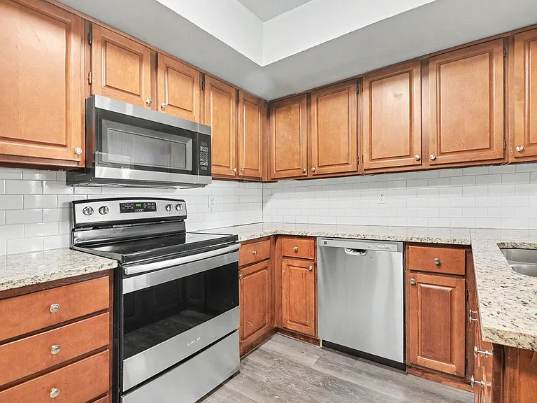 2201 Jackson Cir — Photo 15