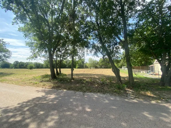 Center Park Dr, Whitesboro, TX 76273