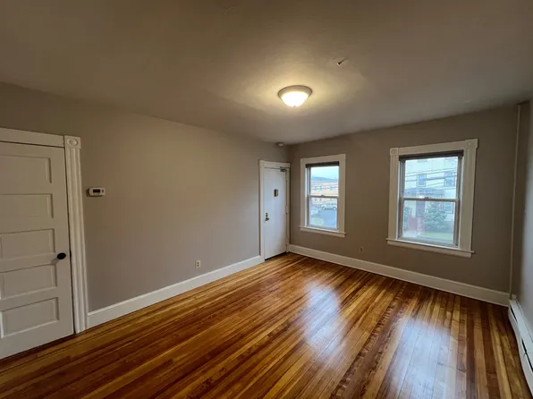 103 Gold St #2A, New Britain, CT 06053