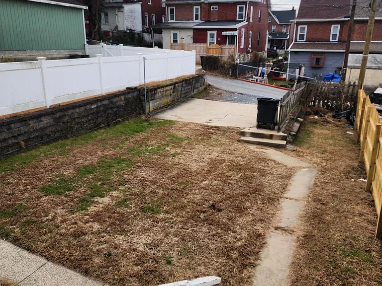 118 S 6th Ave — Photo 8