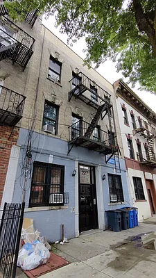 Rented by Signature Property Realty | media 30