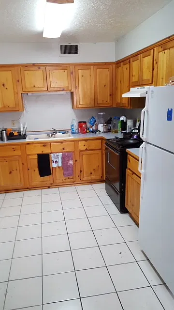 4 bed, 1800 sqft, $1,700 — Photo 1