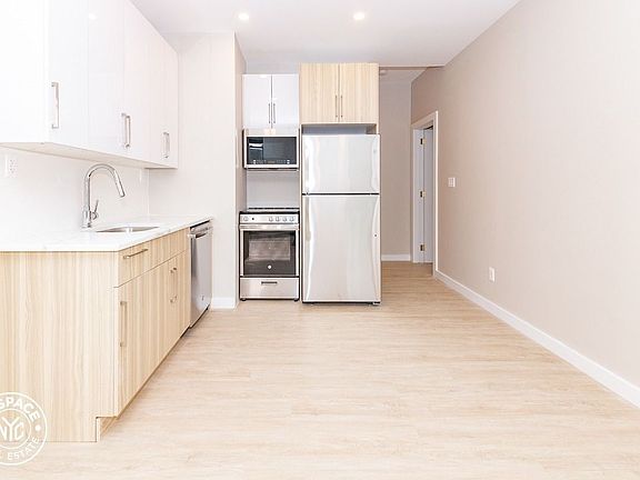2nd image of 654 Putnam Ave #4C