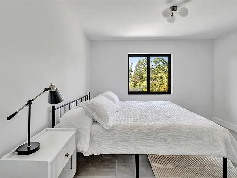 15180 Lyneburg Ave — Photo 46