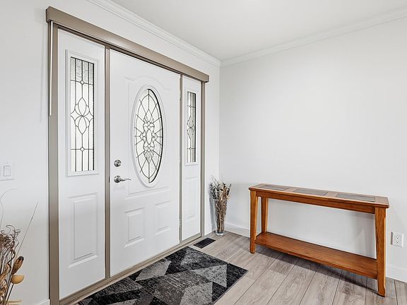 3rd image of 23744 Fairgreen Ave