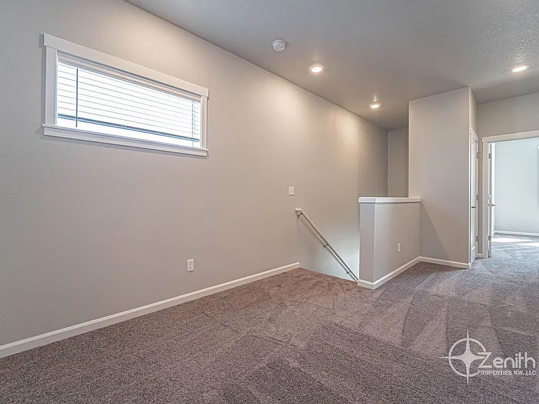 16334 NE 20th St — Photo 17