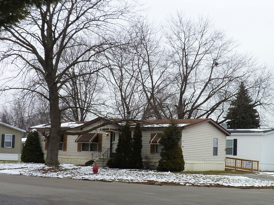 1st image of 247 Carriage Dr