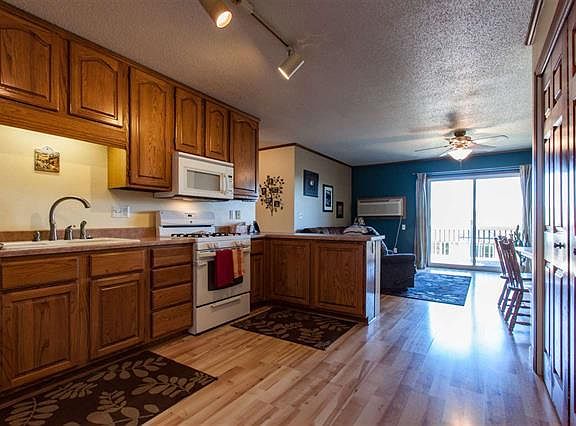 2nd image of 536 Iris Ave