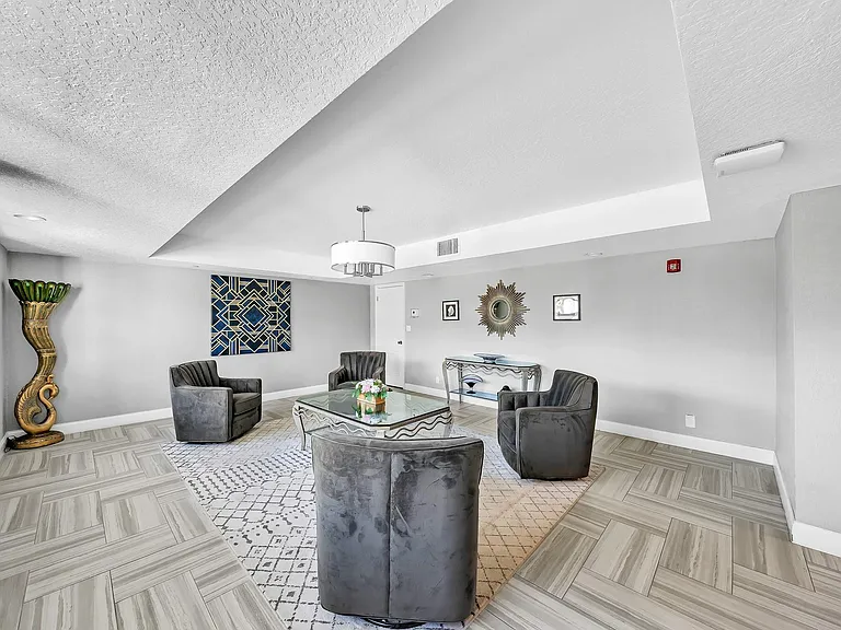 3051 NE 48th St #301 — Photo 39