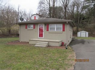 111 Sydnor St, Mount Airy, NC 27030