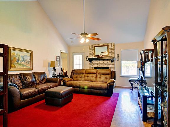 2nd image of 10200 Maria Dr