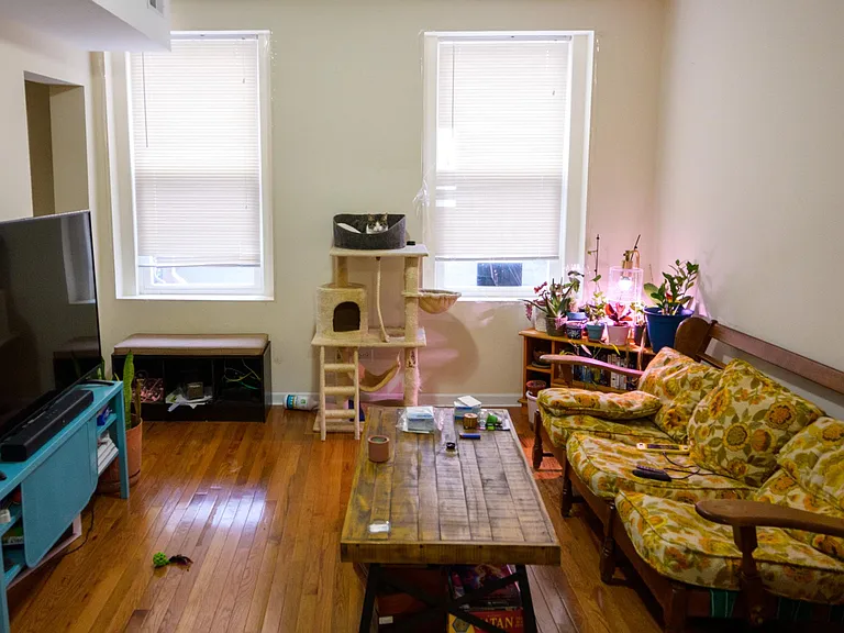 1523 W 18th Pl #G — Photo 4