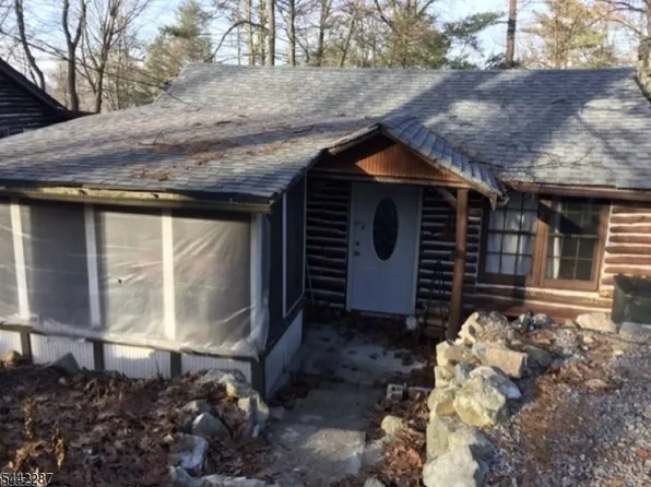 25 Cedar Ln, Vernon Twp., NJ 07461