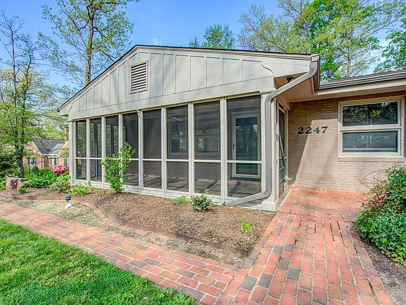 3rd image of 2247 Sewell Ln SW