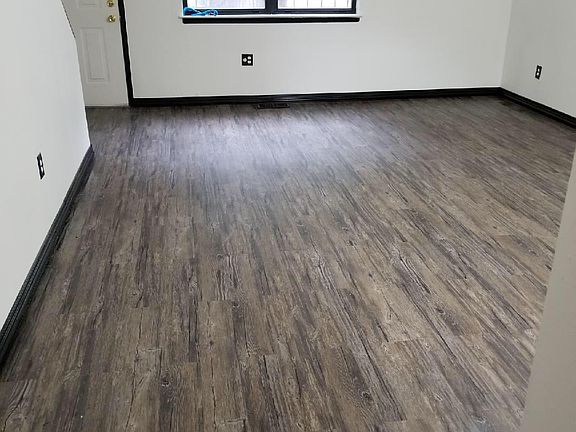 4th image of 714 Saint Anns Ave