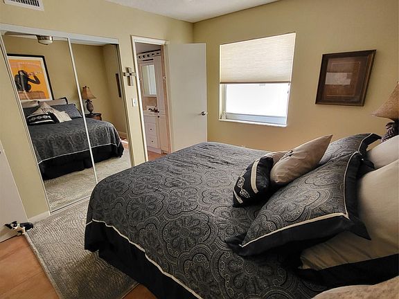3rd image of 900 NE 18th Avenue #908