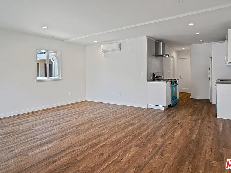 1166 S Cochran Ave #2 — Photo 4