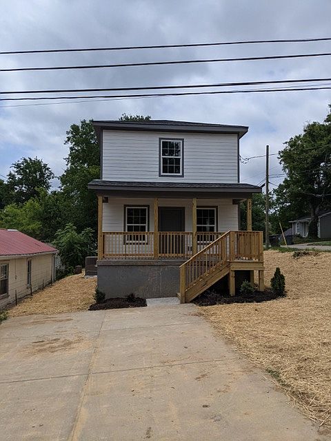1st image of 400 E 17thstreet