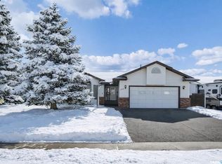 302 6th STREET, Hague, SK S0K 1X0