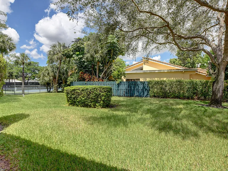 6165 Belleza Ln — Photo 28