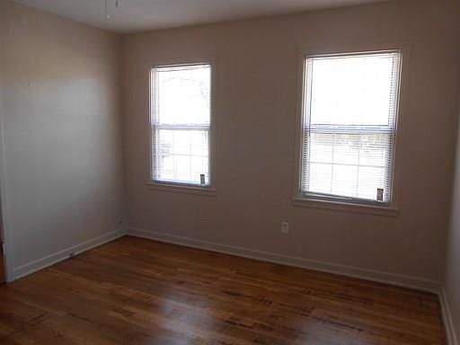 4th image of 1909 Jameson St