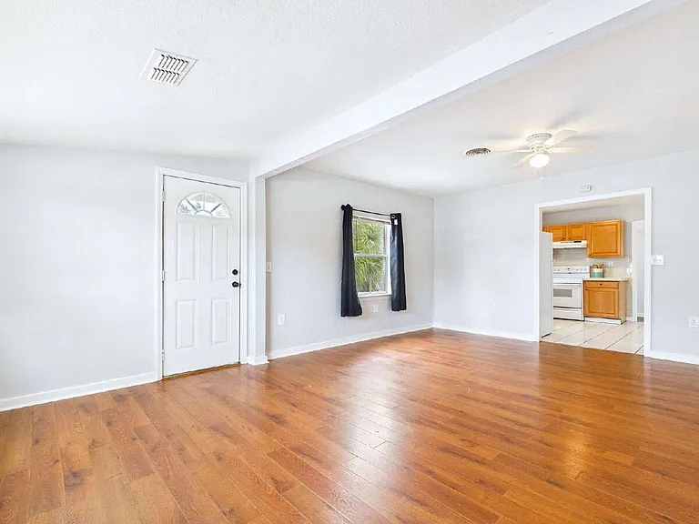 5001 Rena St — Photo 5