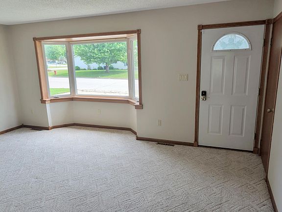 5th image of 707 N High St