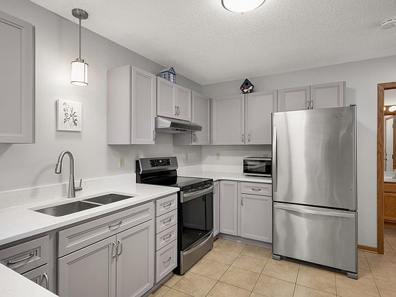 3rd image of 518 Lovell Ave APT 1