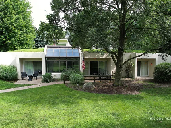 26025 W Hermann Ave, Antioch, IL 60002