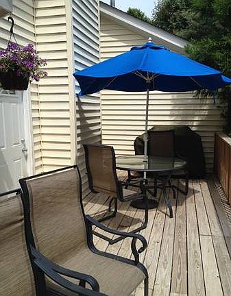 Nice backyard grilling deck