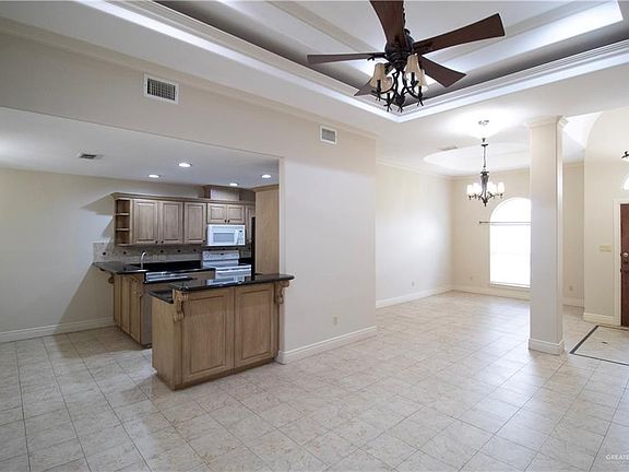 5th image of 3509 Robin Ave