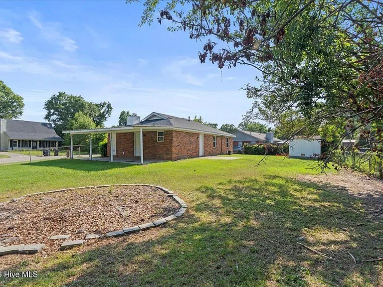 1910 Neptune Dr — Photo 22
