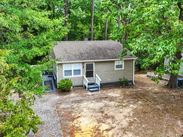2720 Thelma St, Durham, NC 27704