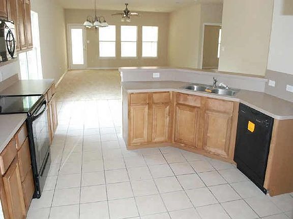 4th image of 4114 Cross Bend Dr