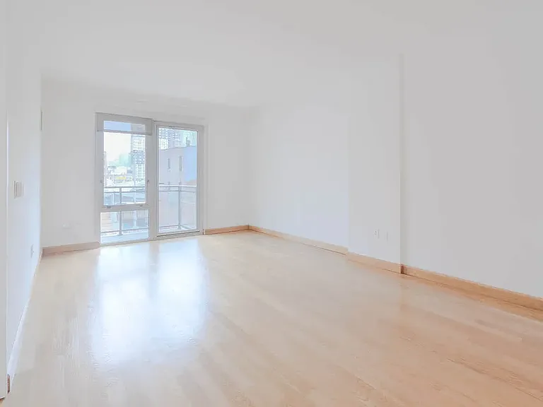 431 W 37th St #5E — Photo 35