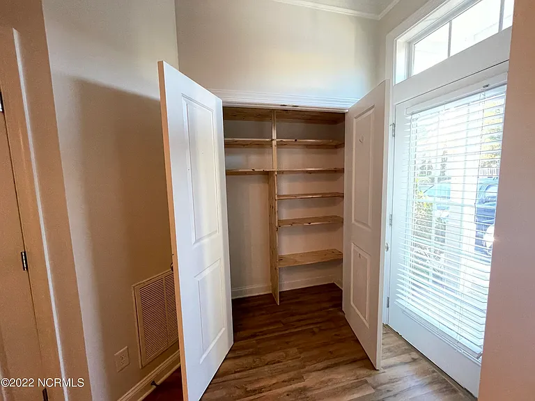 4804 Exton Park Loop — Photo 4