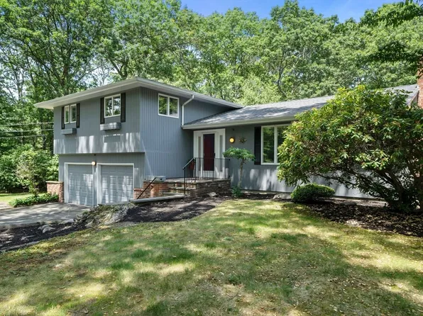 20 Captains Way, Lakeville, MA 02347