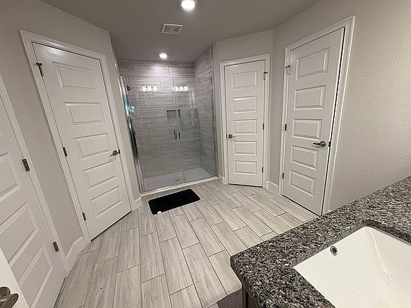4th image of 2527 W Begonia Dr