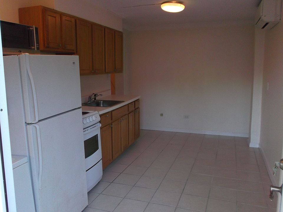 2nd image of 2310 Huidekoper Pl NW