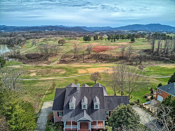 3rd image of 150 Mountain River Dr