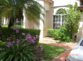 960 NW 184th Pl, Pembroke Pines, FL 33029