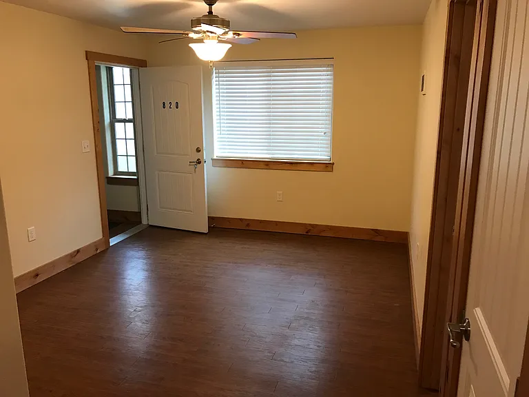 822 Sonoma Dr — Photo 2