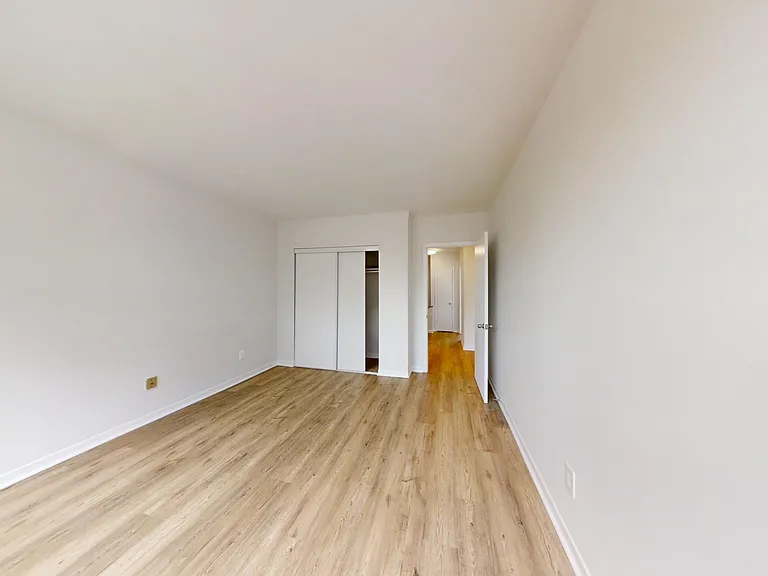 10 Bergamot Ave — Photo 10